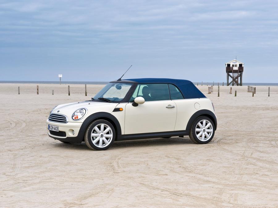  Mini Cooper Cabrio 2009 года  (фото 12 из 17)